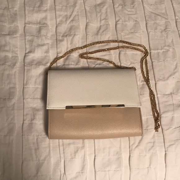 Forever 21 Handbags - Forever 21 Cross Body